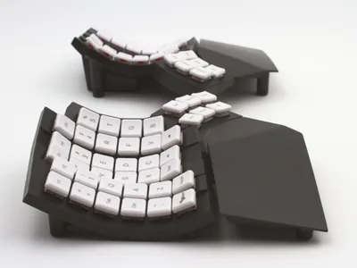 MoErgo Glove80